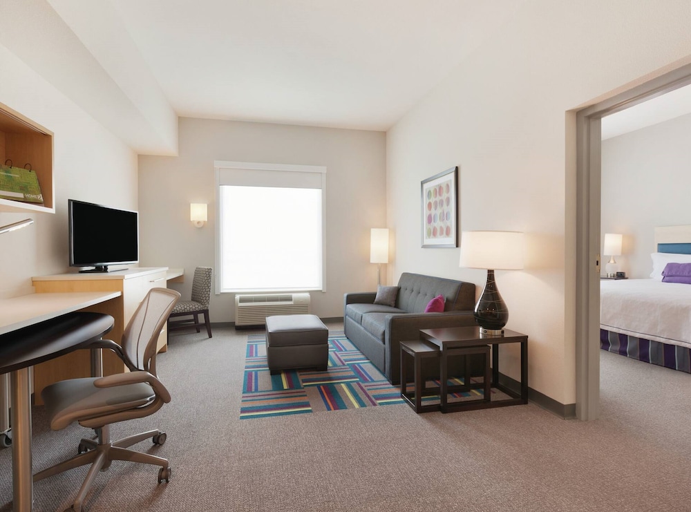Available room thumbnail 5