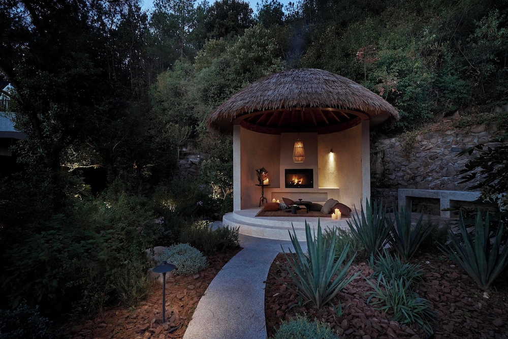 Luxury House, Non Smoking, Hill View