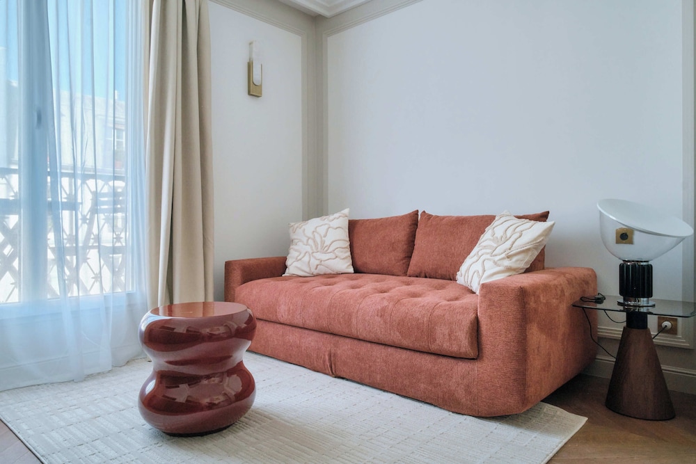 Deluxe One-Bedroom Apartment with Balcony and City View 501