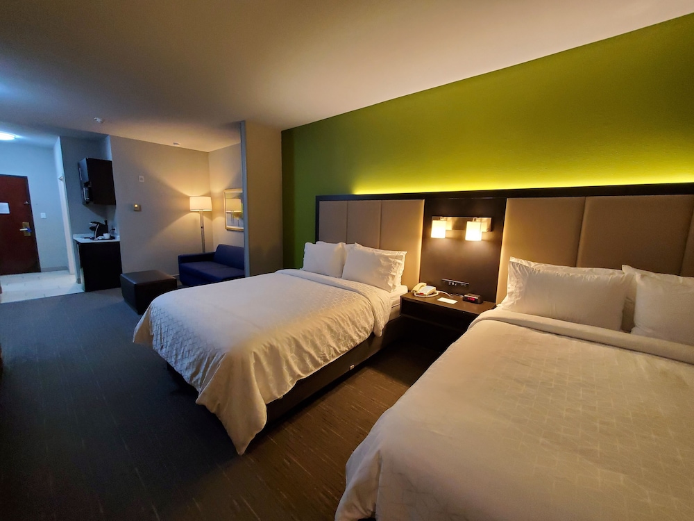 Suite, 2 Queen Beds (Additional Living Area) - Photo 4