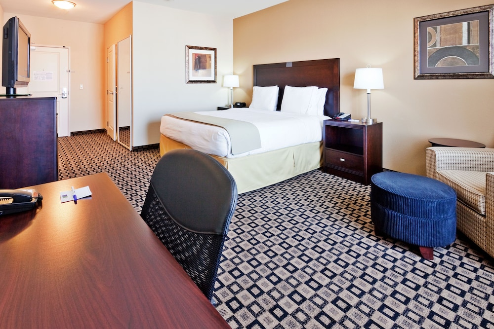 Standard Room, 1 King Bed - Photo 4