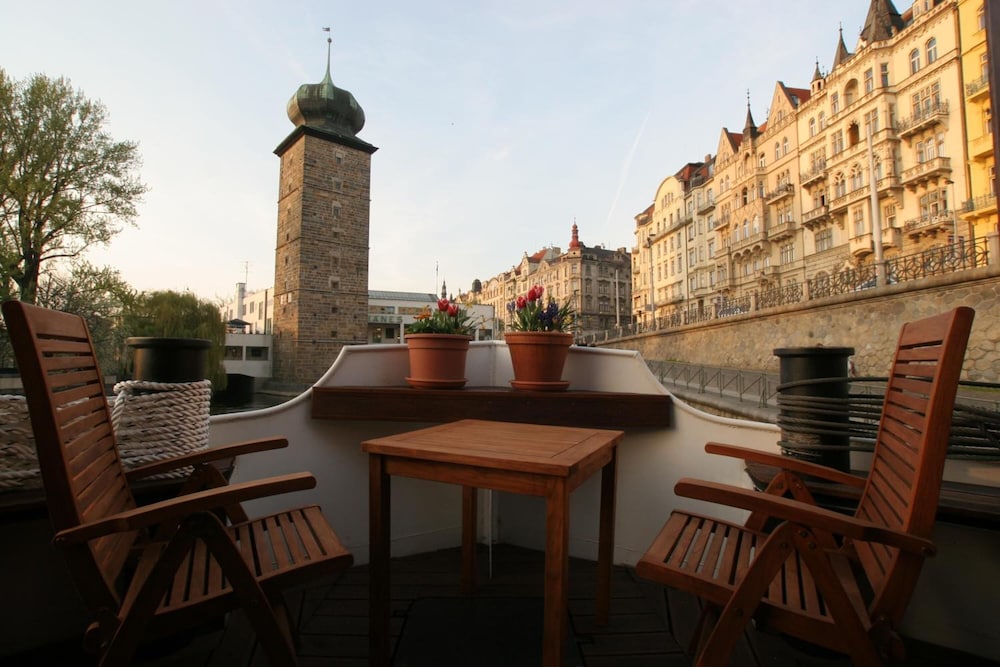 Deluxe Suite, Terrace