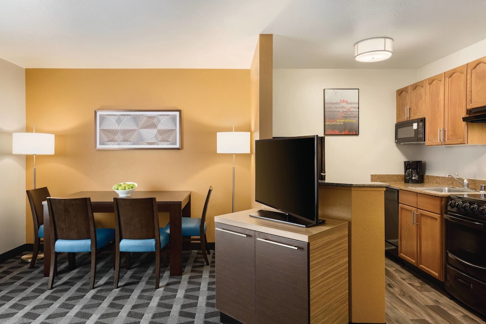 Suite, 1 Bedroom (Mobility/Hearing Accessible, Tub) photo 2