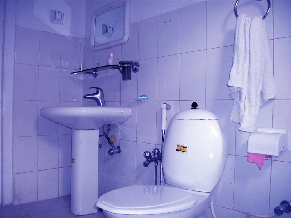 Basic Room, 1 Twin Bed, Non Smoking, Hill View photo 3