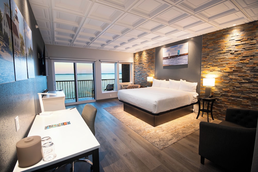 Premium Room, 1 King Bed, Lake View