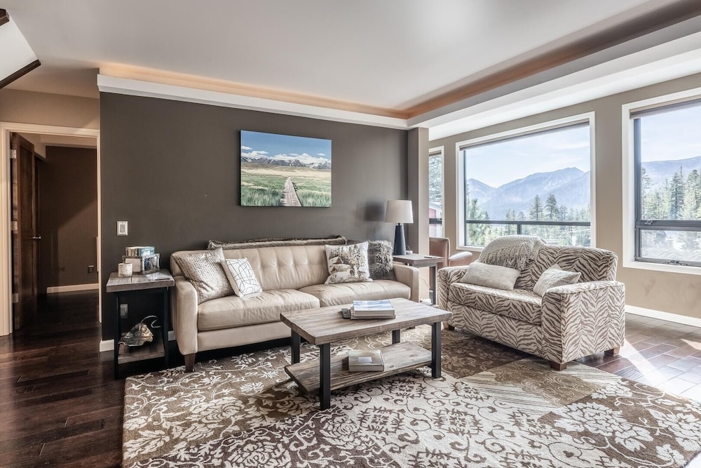 Condo, 3 Bedrooms