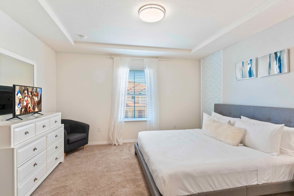 House (4 Bedrooms) - Photo 8