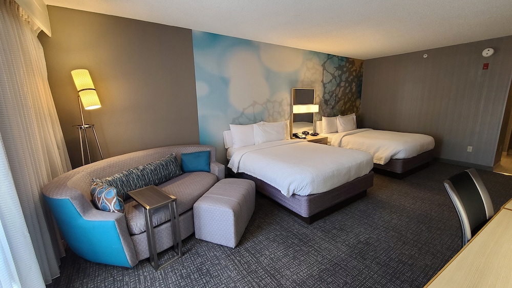 Room, Multiple Beds - Photo 1