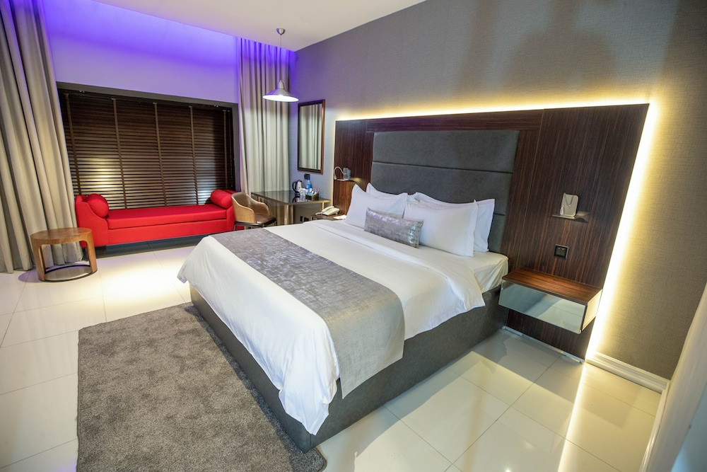Deluxe Room - Photo 5