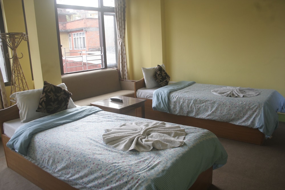 Basic Double or Twin Room, 1 Bedroom, Shared Bathroom