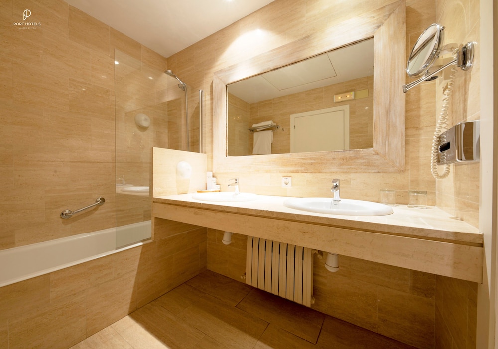Family Suite (2 Adultos + 2 Children)