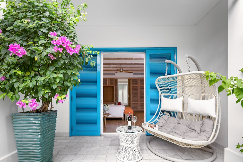 Junior Suite King Room, Terrace, Pool Side photo 1
