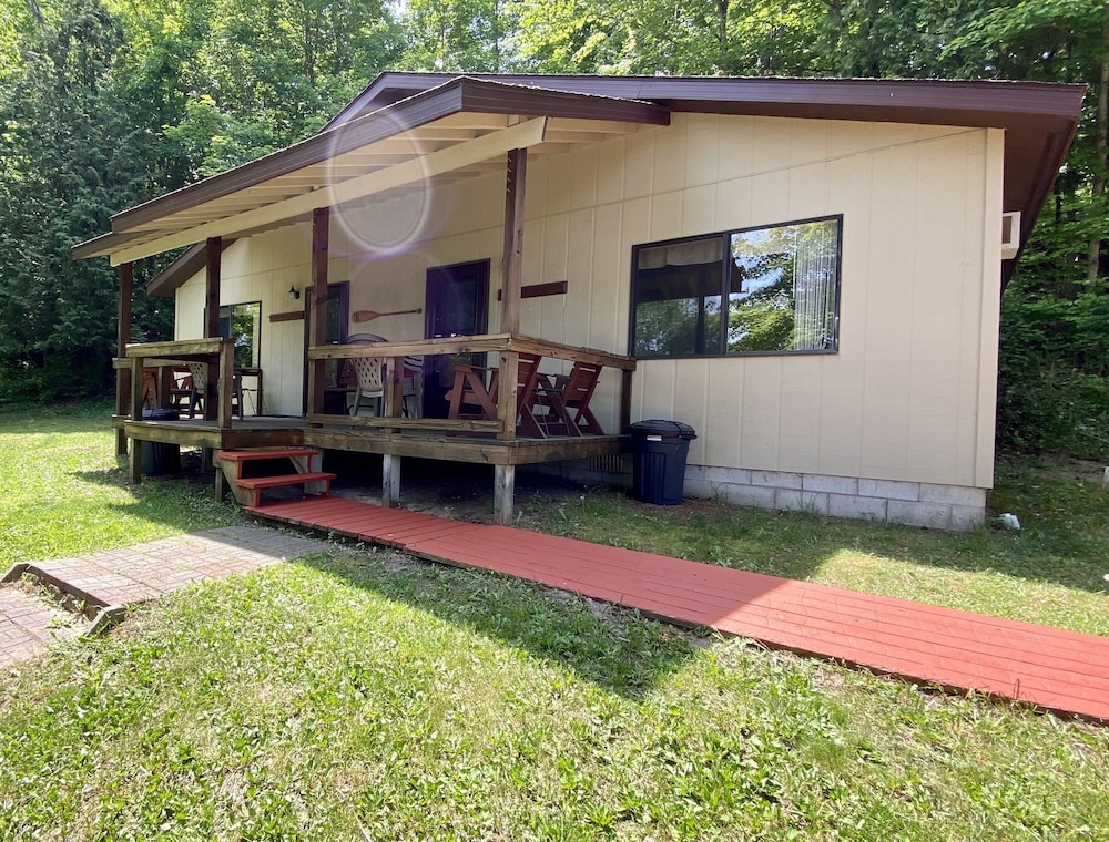 Cabin 7 photo 1