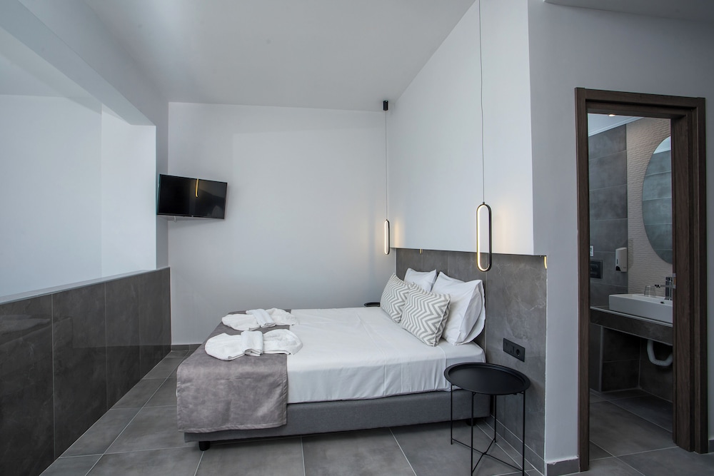 Family Quadruple Room, Balcony, Garden View