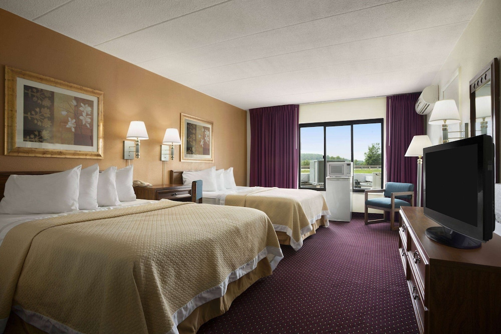 Room, 2 Queen Beds, Accessible, Refrigerator photo 1