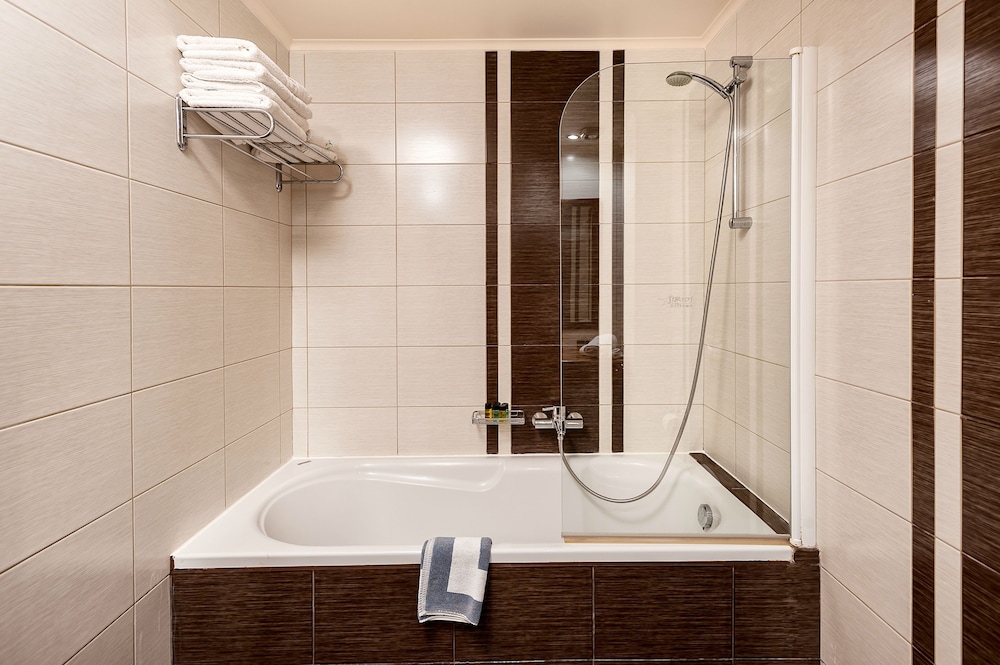 Family Suite, 1 Bedroom - Photo 3