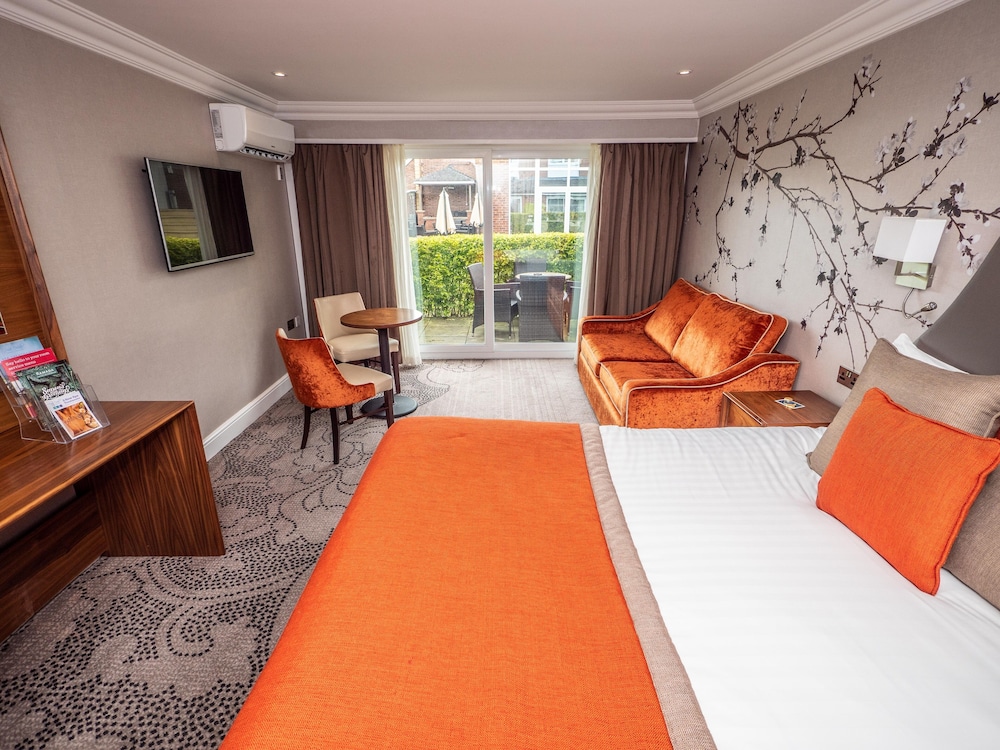 Family Double Room, 1 King Bed with Sofa bed - Photo 3