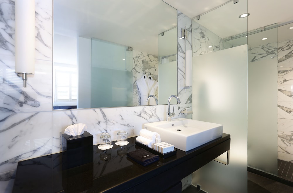 Executive Room, 1 King Bed - Photo 4
