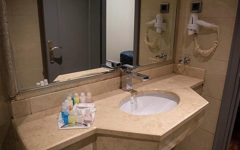 Twin Room, City View photo 2