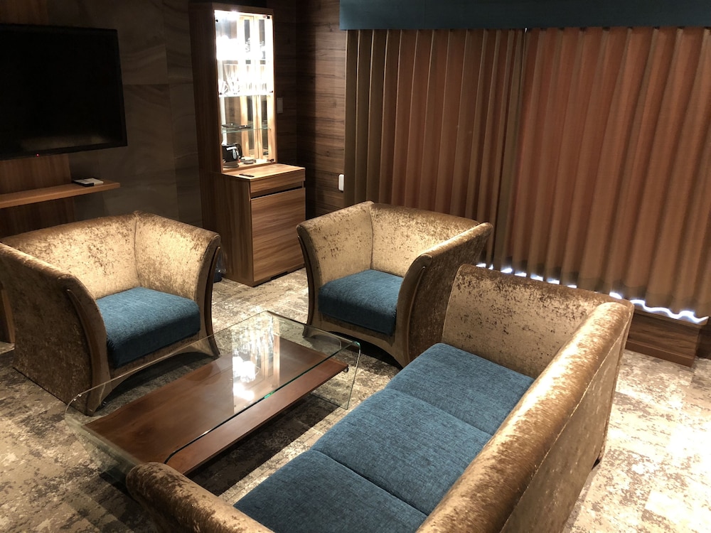 Luxury Suite photo 3
