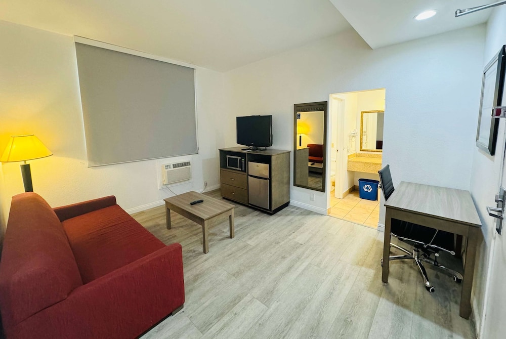 Suite, 1 Bedroom, Non Smoking (2 Queen Beds) photo 3