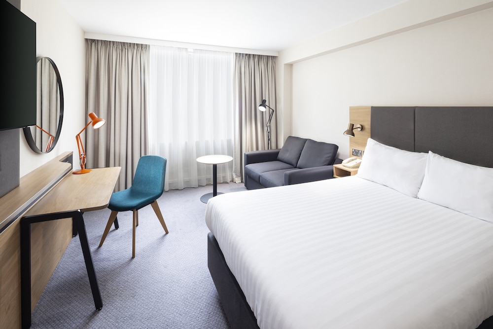 Standard Room, 1 Queen Bed - Photo 1