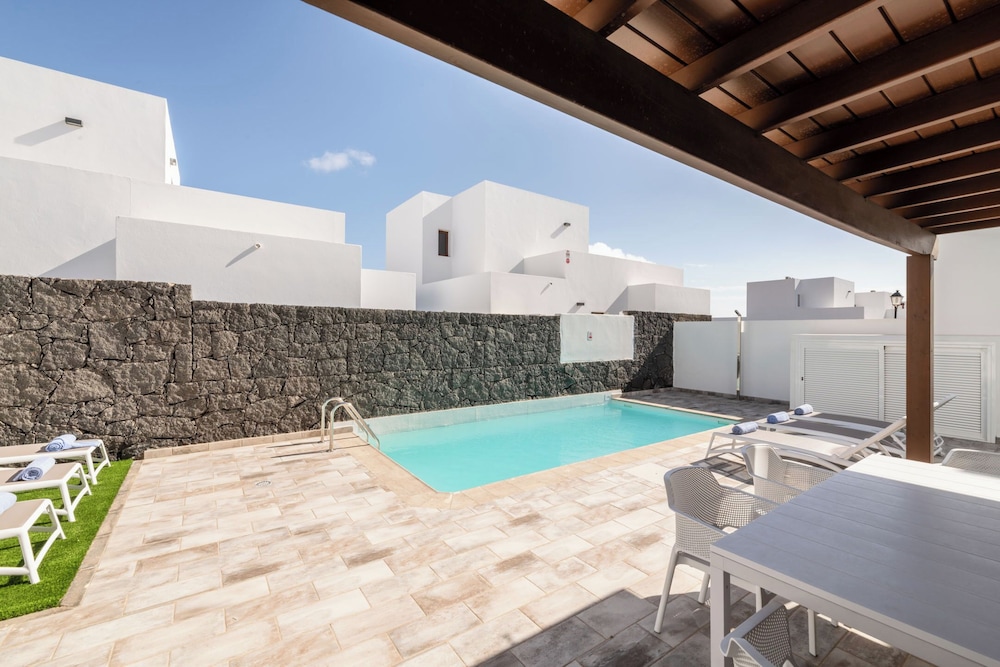 Villa 3 dormitorios 17 Acomari Duplex with Private Pool photo 3