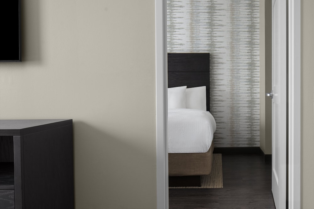 Studio Suite, 1 Bedroom - Photo 2