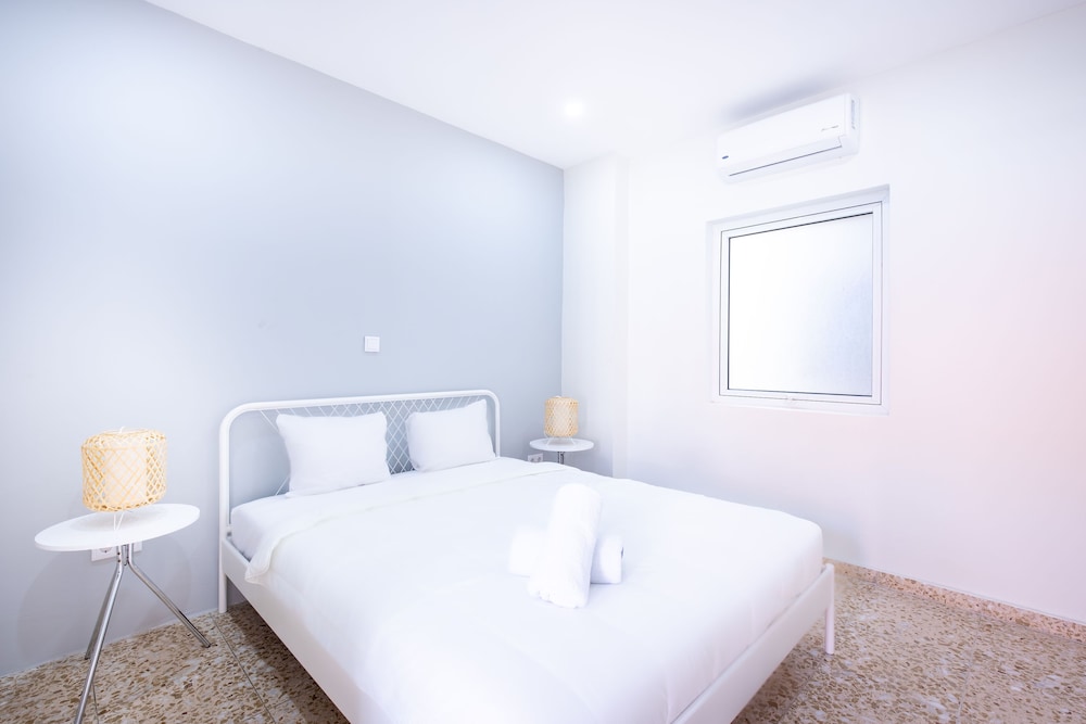 Apartment, 2 Bedrooms, Balcony, City View