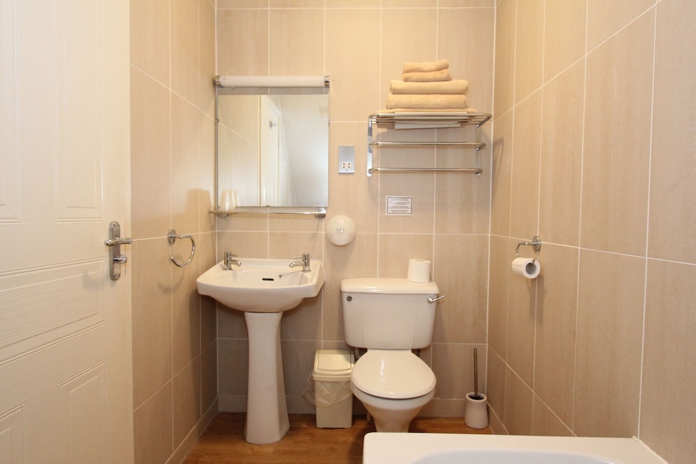 Twin Room, Ensuite photo 3