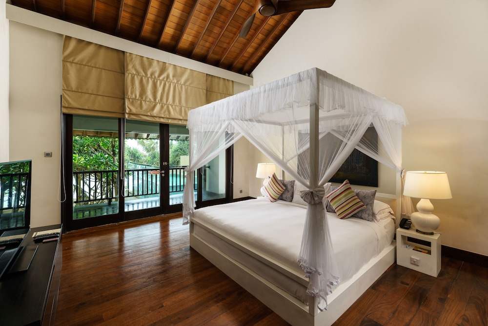Fortress Residence Suite with Plunge Pool