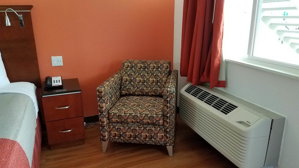Standard Room, 2 Double Beds, Non Smoking, Refrigerator & Microwave - Photo 6