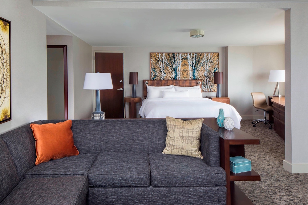 Junior Suite, 1 King Bed with Sofa bed, River View - Photo 2