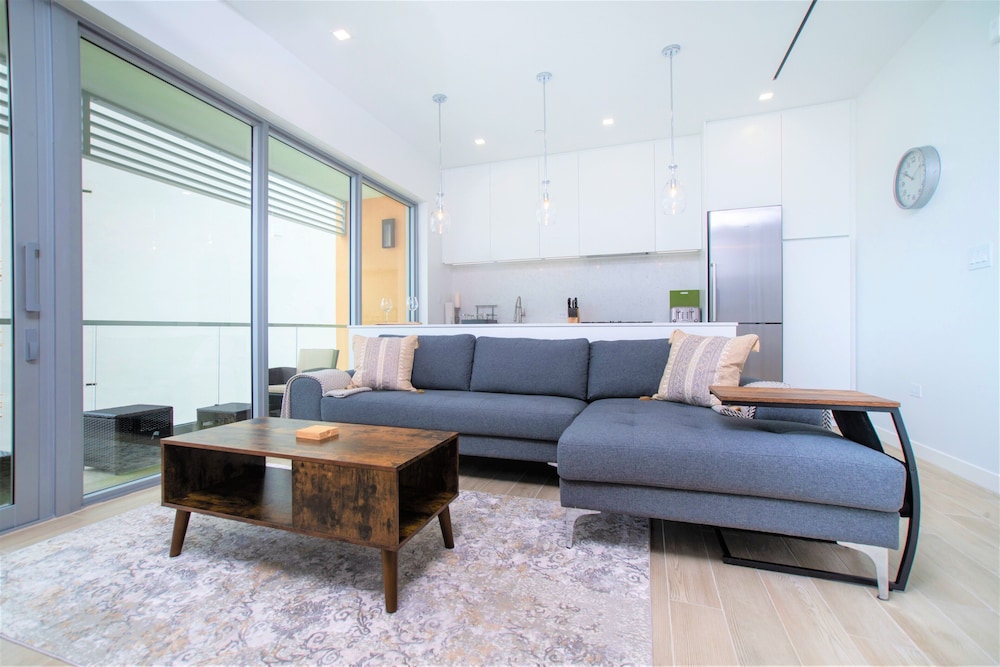 Luxury Apartment, 2 Bedrooms, Balcony, Pool View photo 3