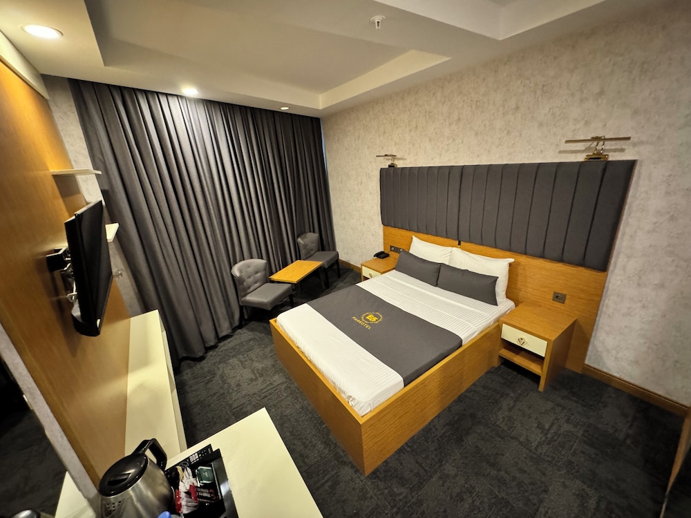 Standard Double Room with City View photo 3