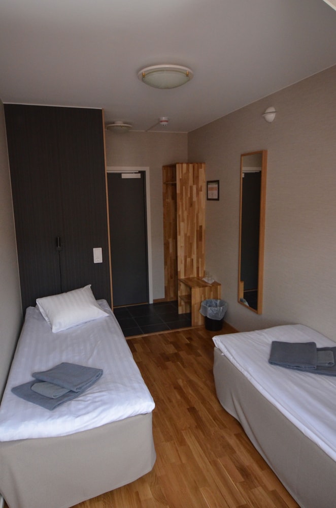 Standard Twin Room, Shared Bathroom photo 1