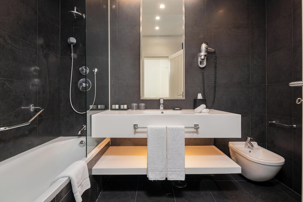 Superior Suite, 2 Bedrooms, Garden View (Balcony) - Photo 12