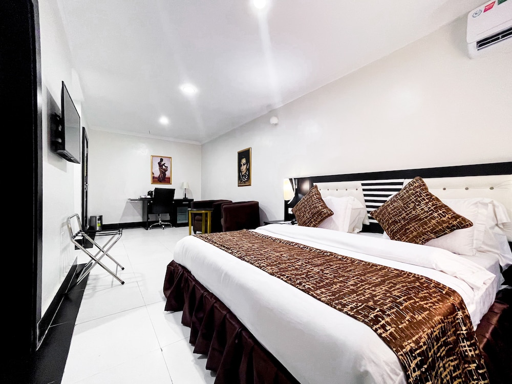 Executive Room - Photo 1