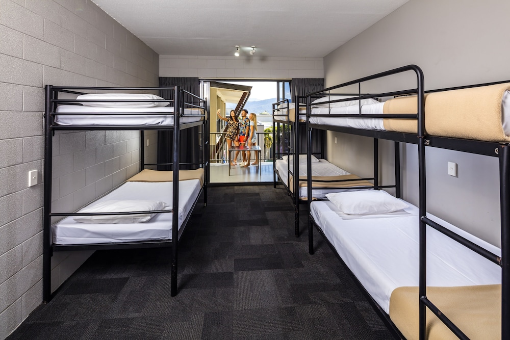 6 Bed Mixed Dorm With En-Suite photo 1