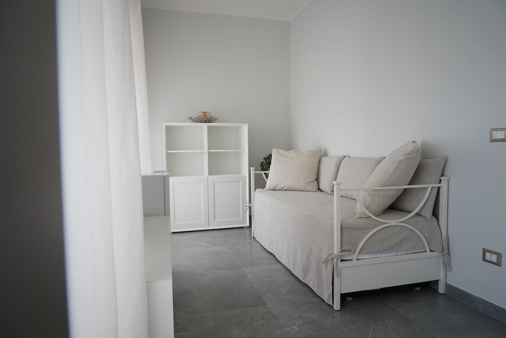 Family Room - Photo 11