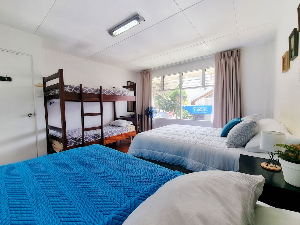 Comfort Triple Room, Shared Bathroom photo 1