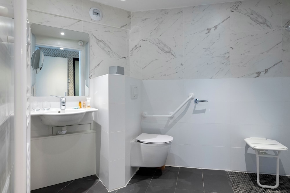 Classic Double Room - Photo 15