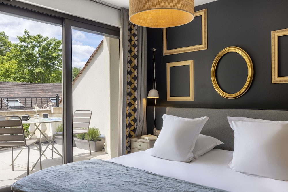 Deluxe Room, 1 King Bed, Terrace, Park View - Photo 7