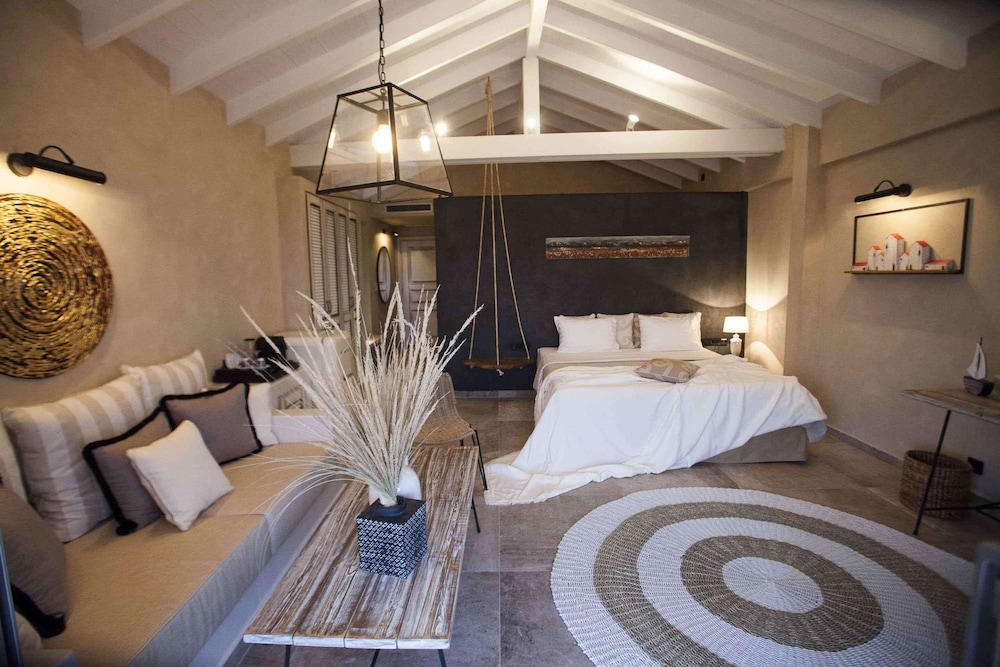 Honeymoon Suite, Sea View - Photo 1