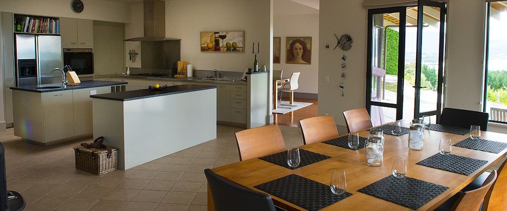 Windhover Villa photo 1