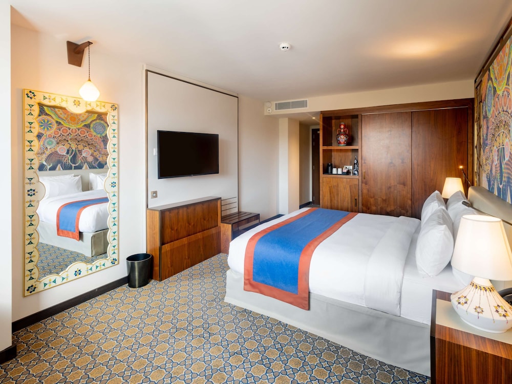 Classic Room, 1 King Bed, City View - Photo 1