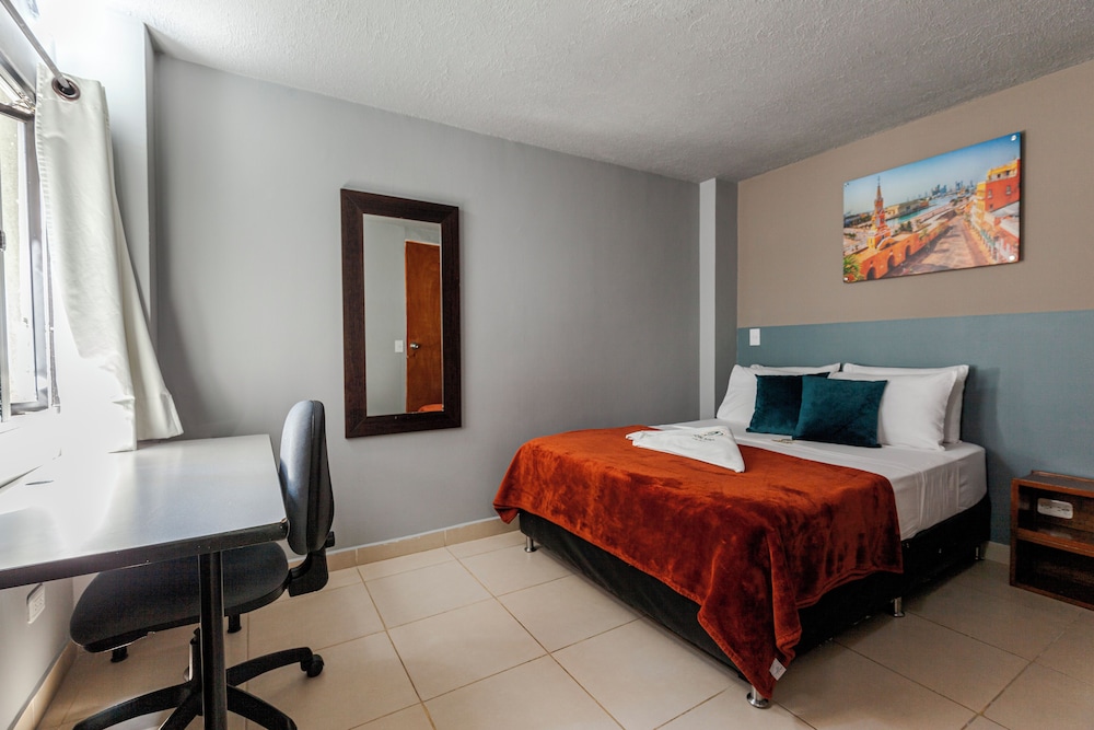 Standard Room, Ensuite photo 1