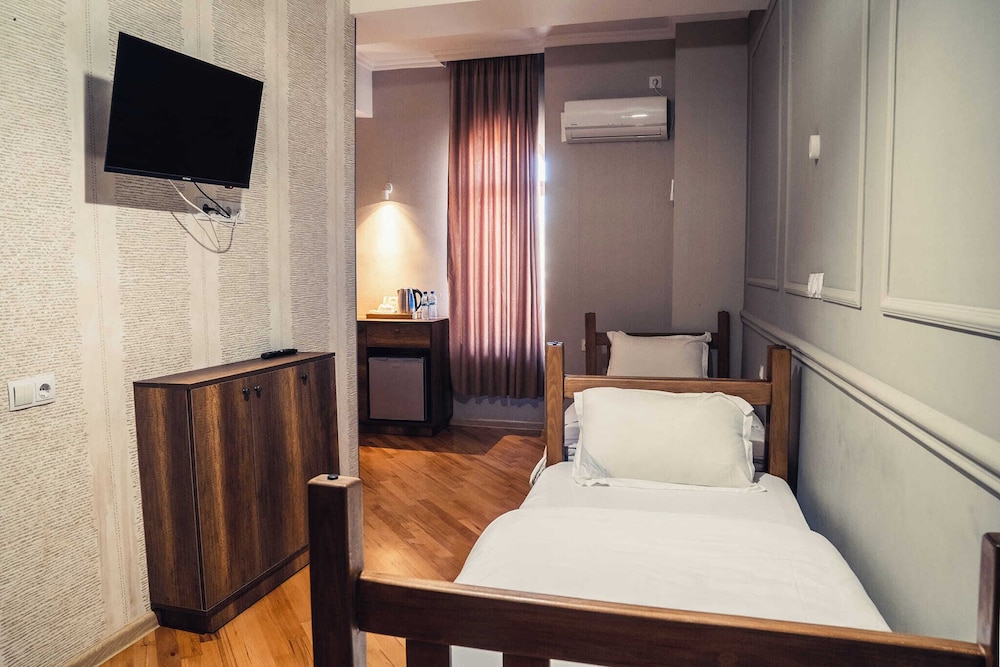 Basic Twin Room, City View