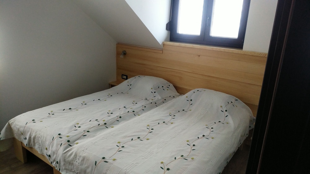 Basic Quadruple Room - Photo 3