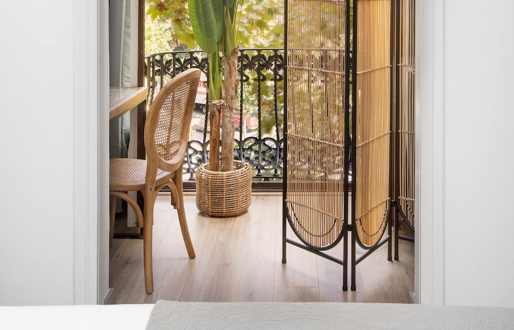 Standard Double Room, 1 Queen Bed, Balcony, City View photo 3